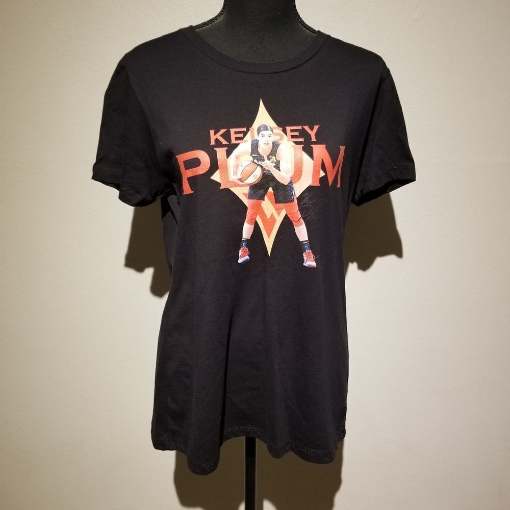 KELSEY PLUM LAS VEGAS ACES T SHIRT XL. B15